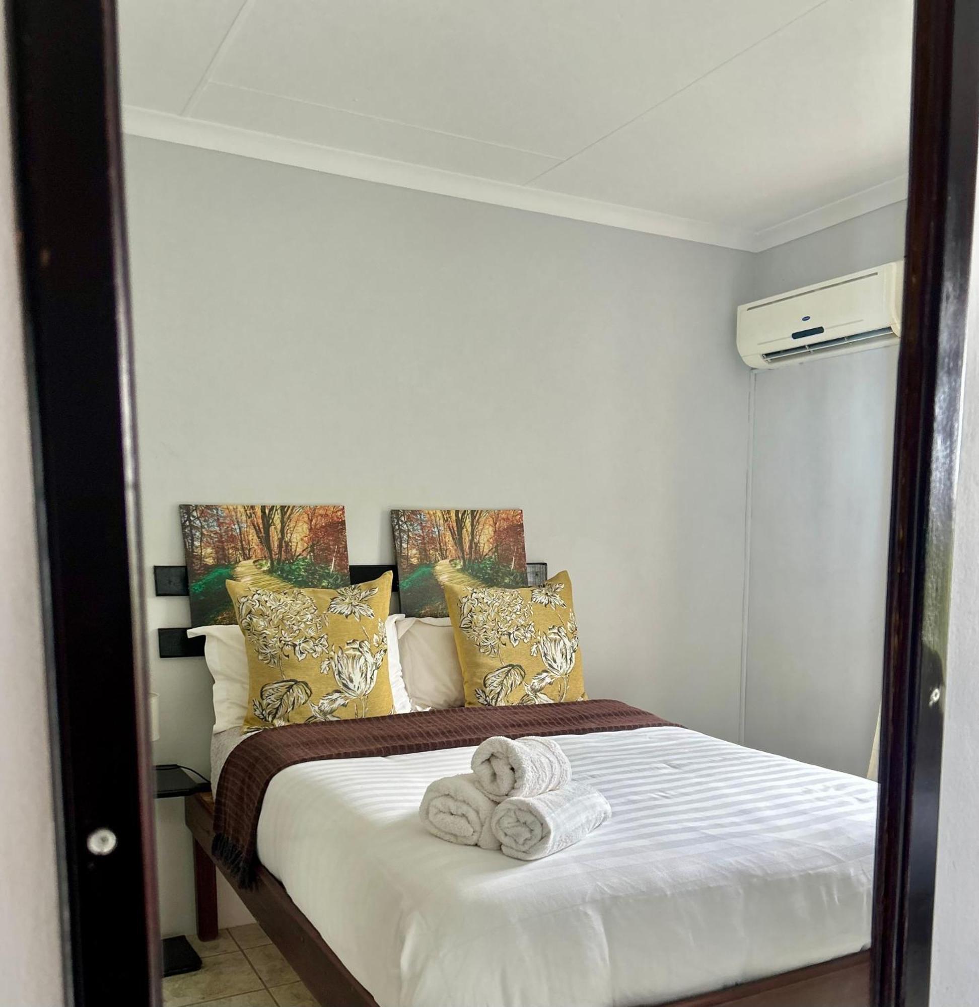 Skyfly Bed & Breakfast マンジニ エクステリア 写真
