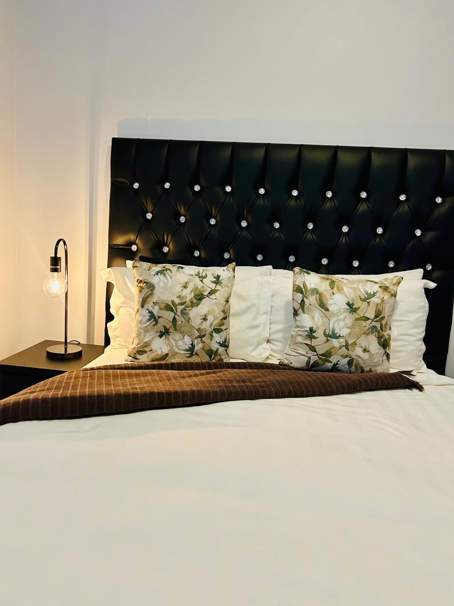 Skyfly Bed & Breakfast マンジニ エクステリア 写真