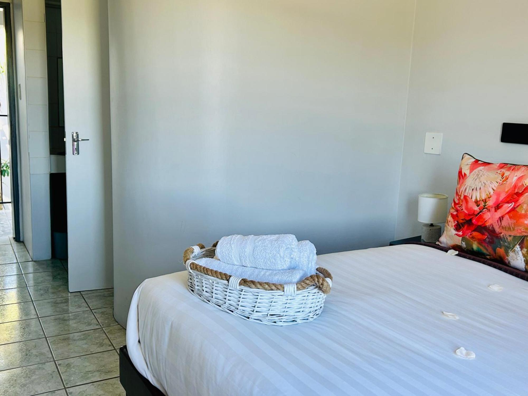 Skyfly Bed & Breakfast マンジニ エクステリア 写真