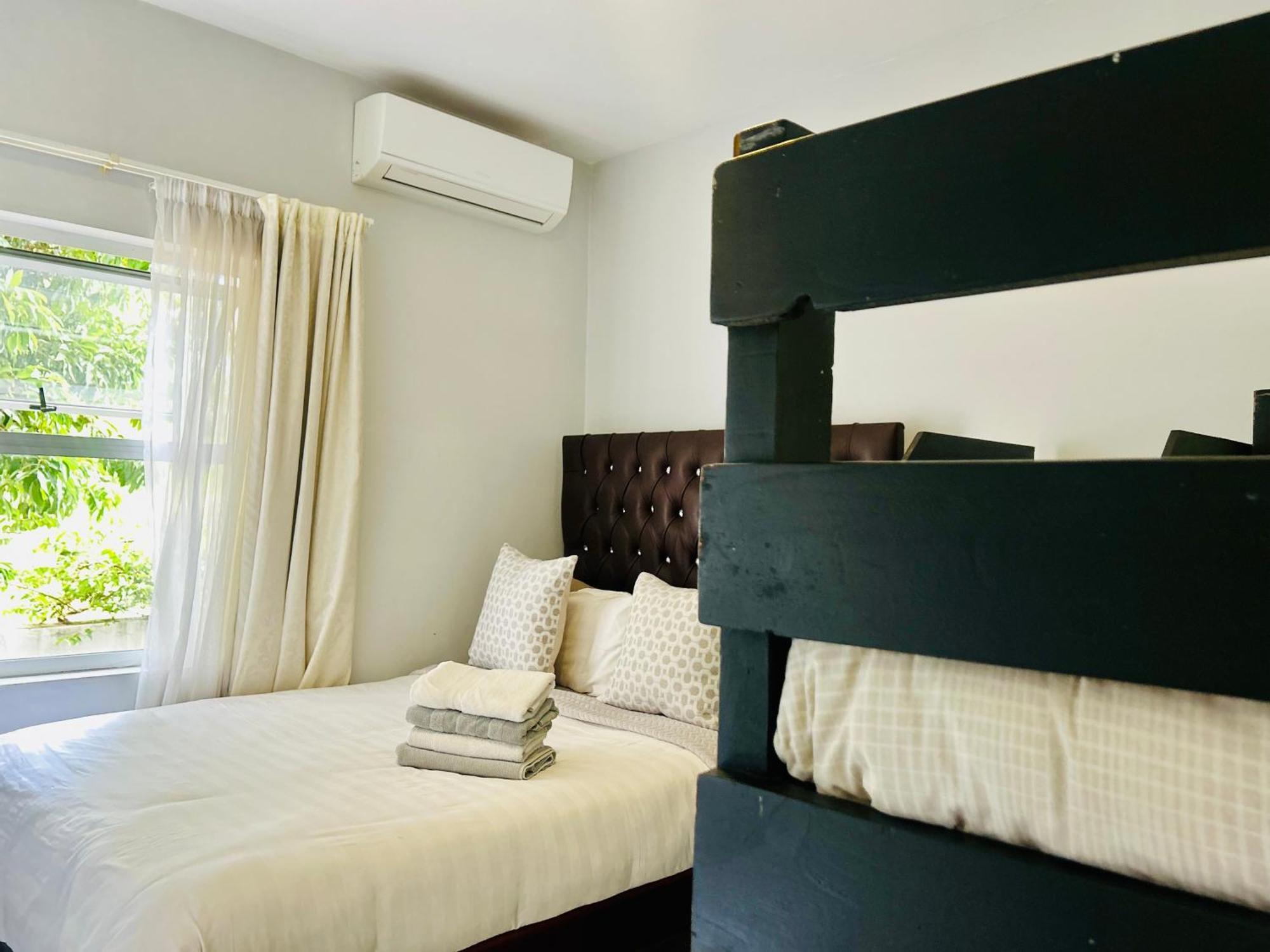 Skyfly Bed & Breakfast マンジニ エクステリア 写真