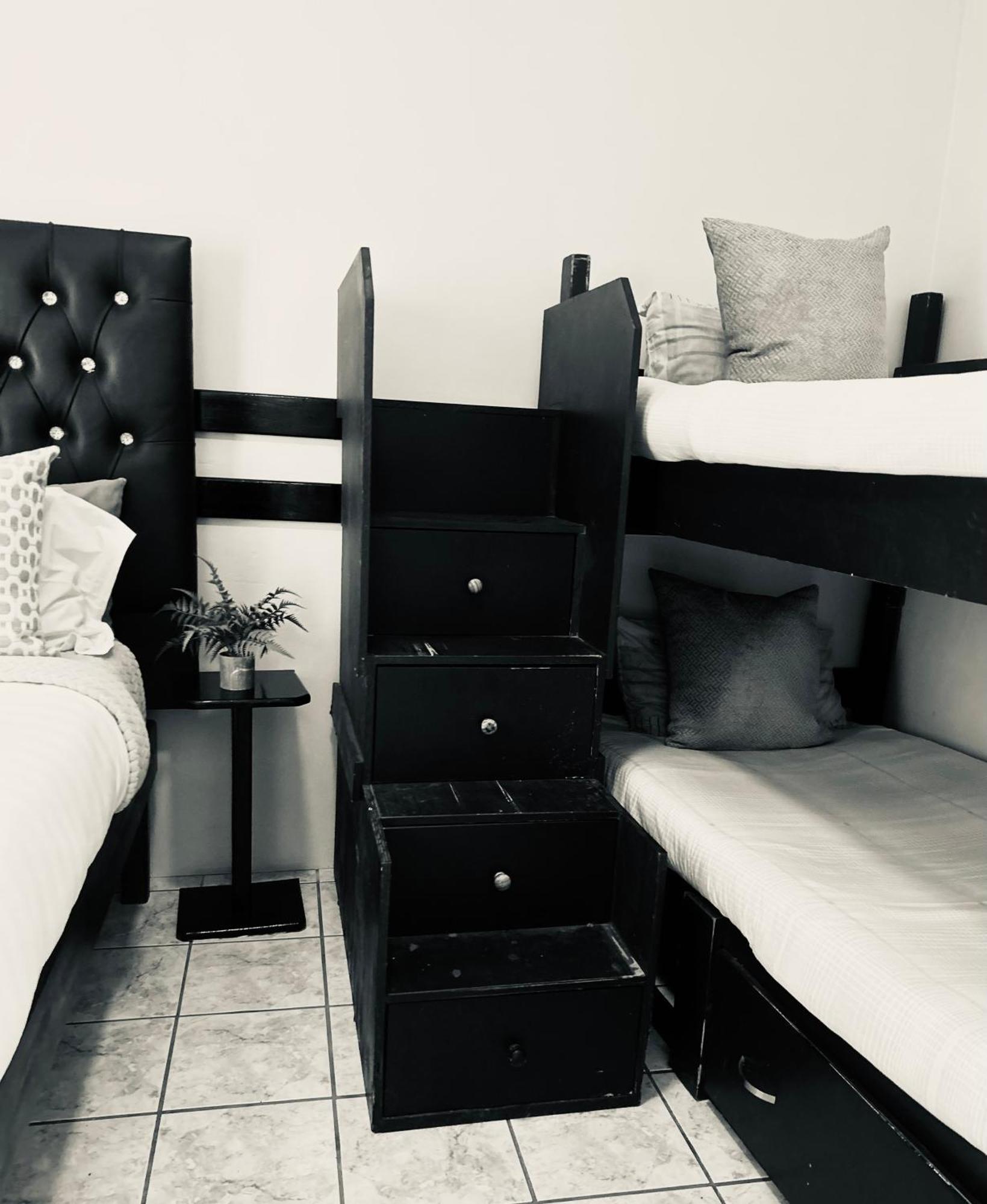 Skyfly Bed & Breakfast マンジニ エクステリア 写真